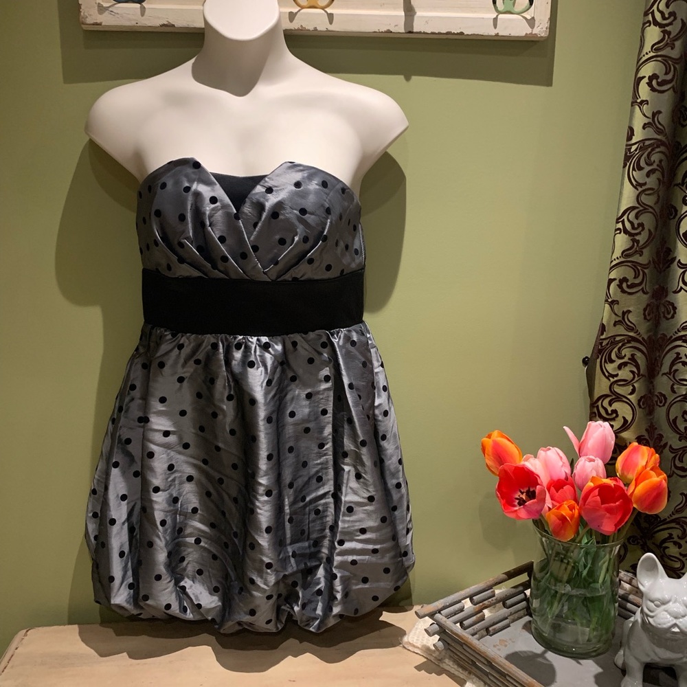 Cute Silver and Black short